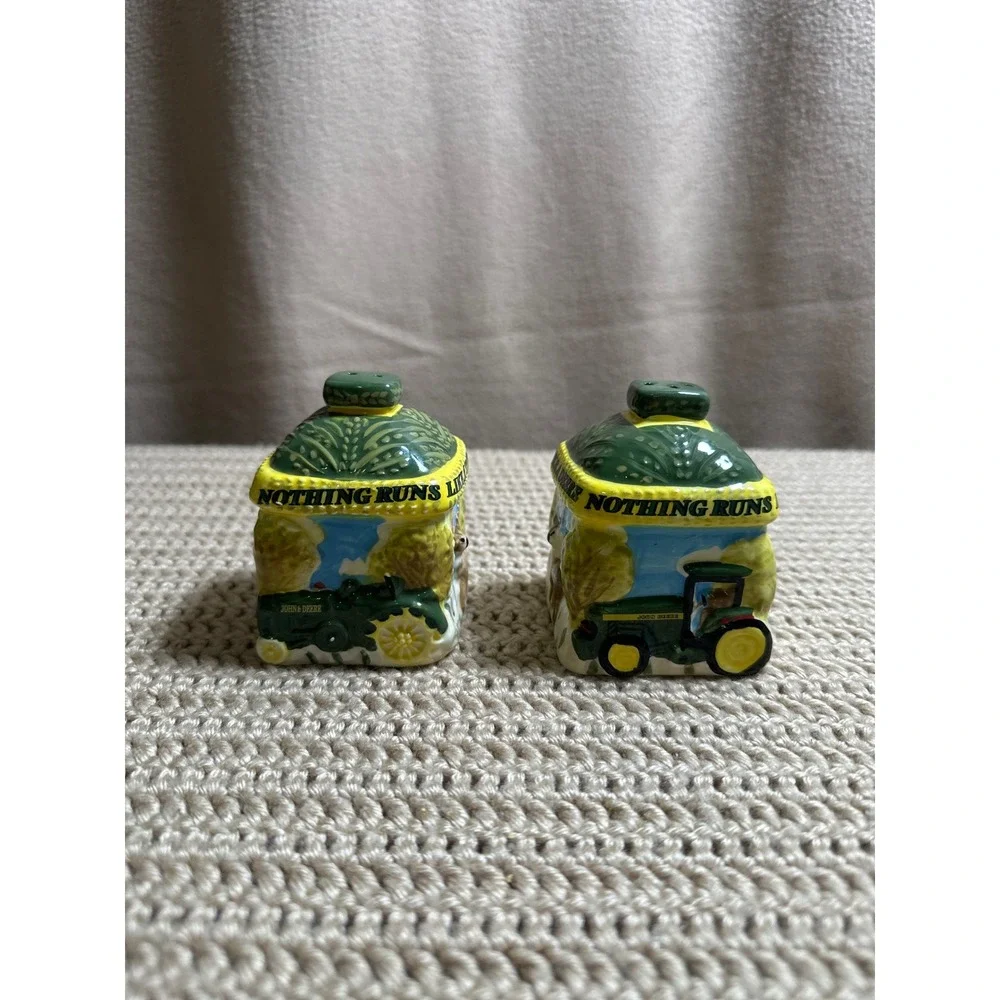 John Deere Gibson Ceramic Salt and Pepper Shaker Set Nothing Runs Like A Deere